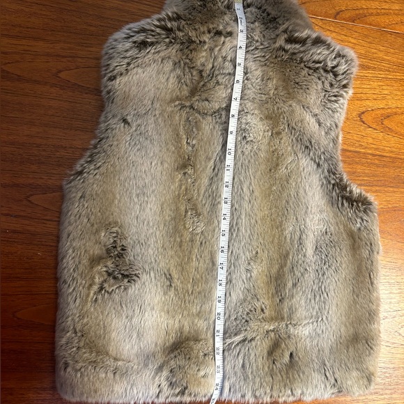 â˘Never Worn⢠Faux Fur Full Zip Vest Jacket with Stand Collar/Pockets (S-M) - Picture 8 of 15